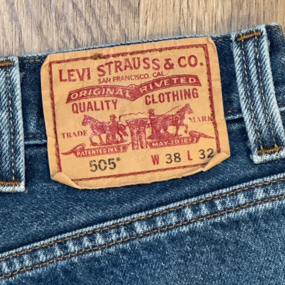 Levis 505 Regular Fit Mens Jeans 38x32 Medium Wash Blue Straight Leg Denim